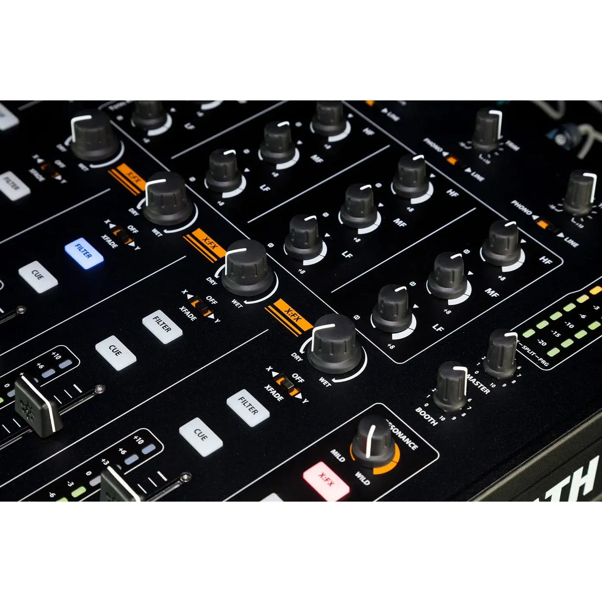 Allen & Heath Xone:43 — 4+1 Channel Analogue DJ Mixer